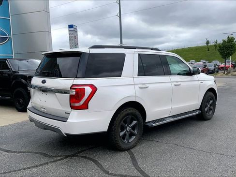 Used 2019 Ford Expedition XLT w/ Equipment Group 202A AWD/4WD image 6