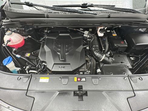 Used 2025 Kia Carnival FWD image 20