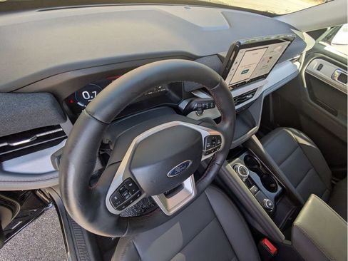 New 2026 Ford Explorer Active w/ Active Comfort Package image 11