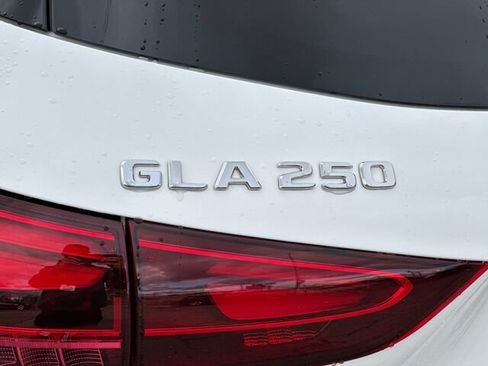 Used 2025 Mercedes-Benz GLA 250 4MATIC image 37