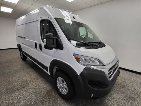 New 2026 RAM ProMaster 2500 w/ Quick Order Package 22G SLT image 20