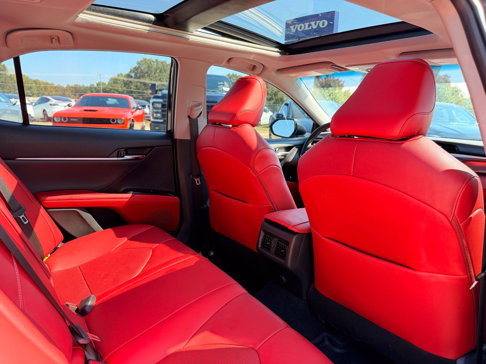 Used 2020 Toyota Camry XSE FWD image 28