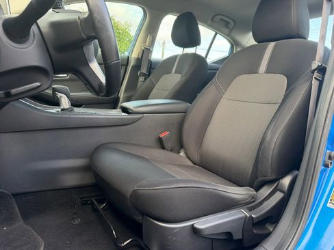 Used 2022 Nissan Sentra SV w/ Trunk Package FWD image 10