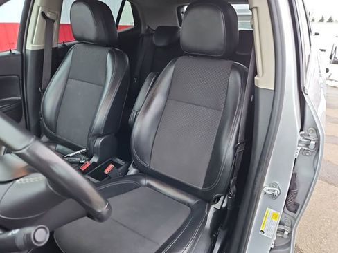 Used 2021 Buick Encore Preferred FWD image 35