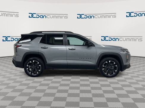 Used 2025 Chevrolet Equinox RS image 9