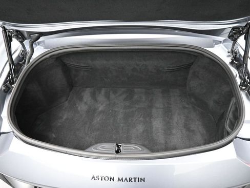 Used 2021 Aston Martin V8 Vantage Roadster RWD image 24