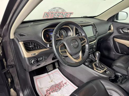 Used 2018 Jeep Cherokee Limited AWD/4WD image 10