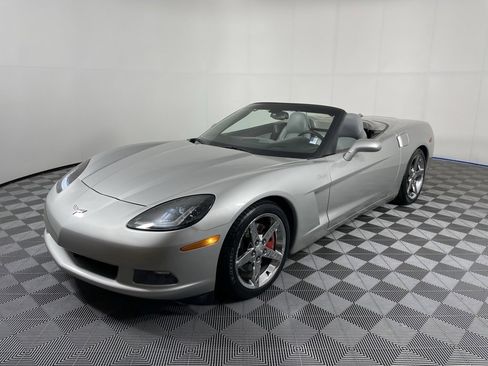 Used 2005 Chevrolet Corvette Convertible w/ Preferred Equipment Group image 3