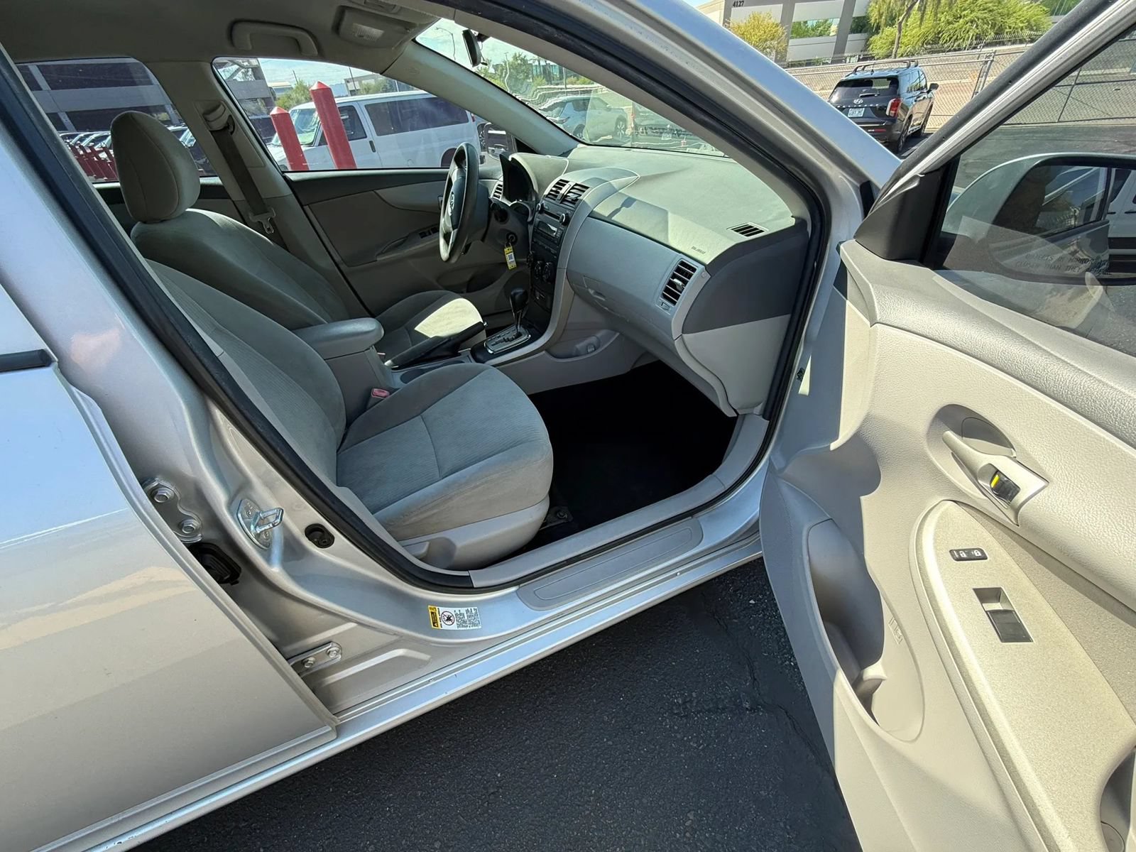 Used 2010 Toyota Corolla LE FWD image 16