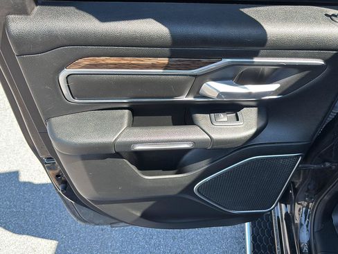 Used 2019 RAM 1500 Laramie AWD/4WD image 26