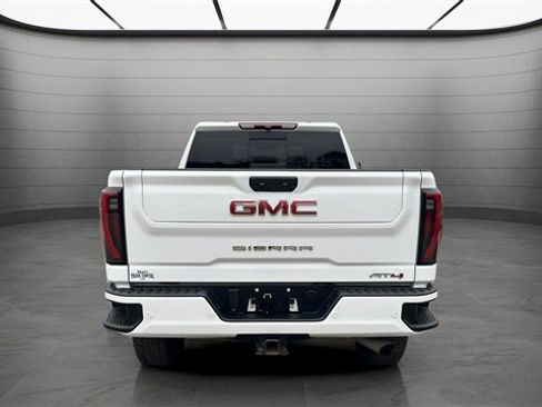 Used 2024 GMC Sierra 2500 AT4 w/ AT4 Preferred Package image 8
