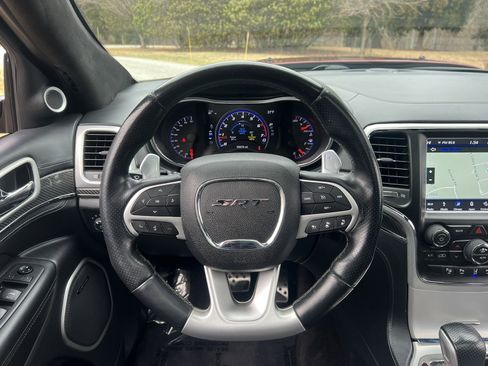 Used 2018 Jeep Grand Cherokee SRT image 21