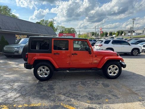 Used 2015 Jeep Wrangler Unlimited Sahara w/ Connectivity Group AWD/4WD image 4