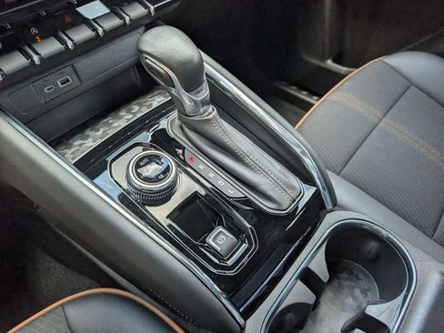 Used 2025 GMC Canyon AT4 AWD/4WD image 19