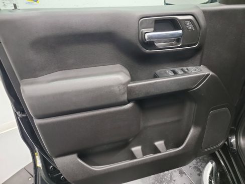 Used 2022 Chevrolet Silverado 1500 Custom image 13
