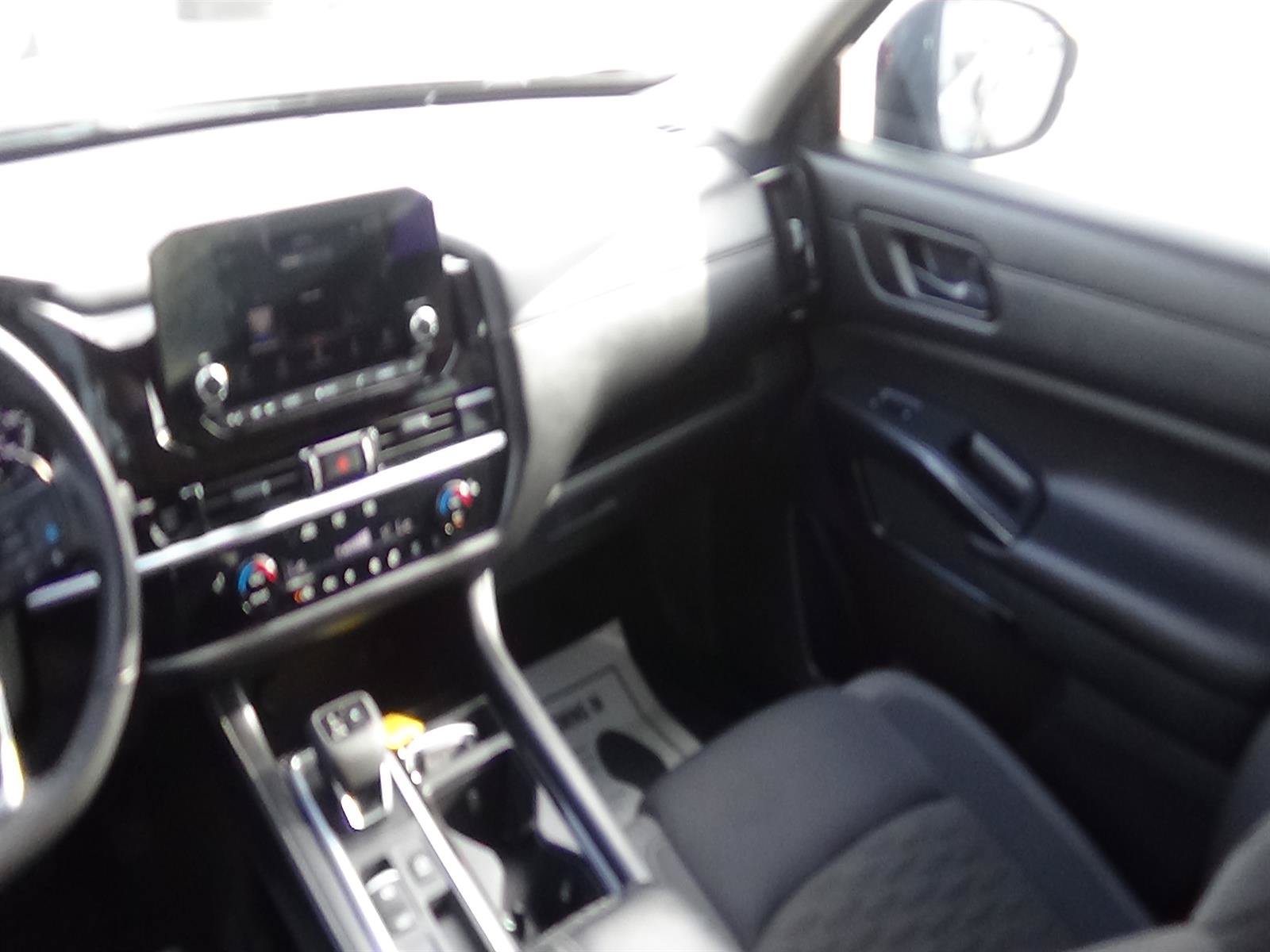 Used 2025 Nissan Pathfinder SV FWD image 13