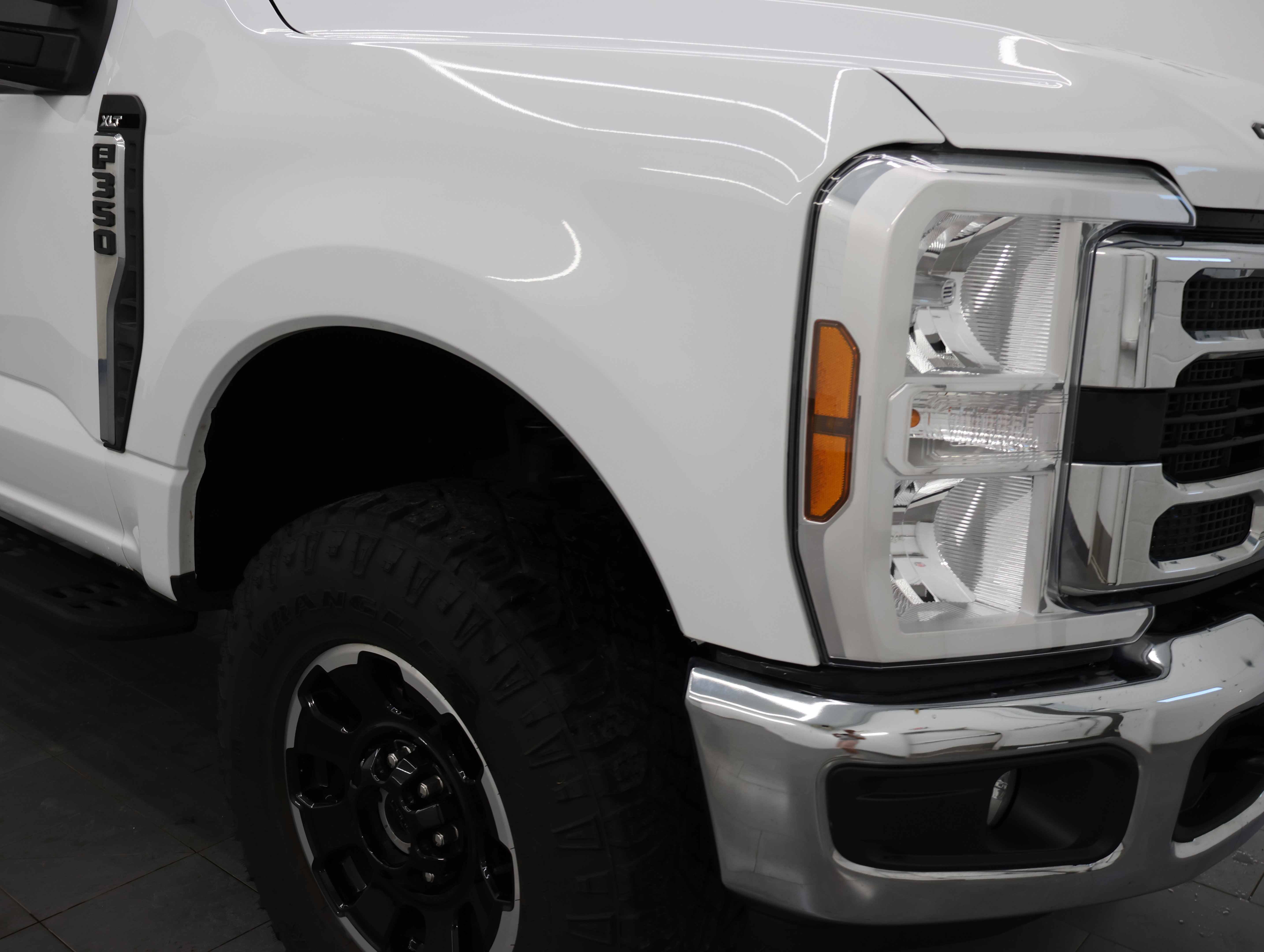 Used 2025 Ford F350 XLT w/ Tremor Off-Road Package AWD/4WD image 20