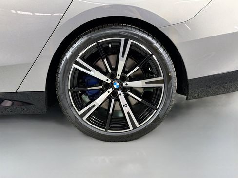New 2026 BMW 530i w/ Executive Package image 31
