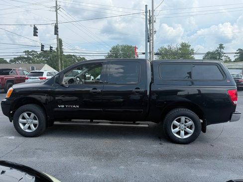 Used 2014 Nissan Titan SV w/ SV Value Truck Package image 7