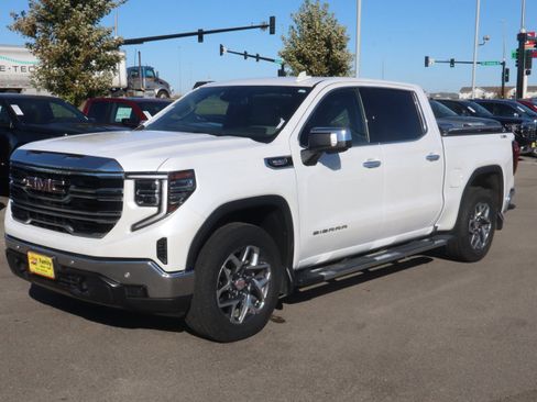 Used 2023 GMC Sierra 1500 SLT w/ SLT Premium Plus Package image 3
