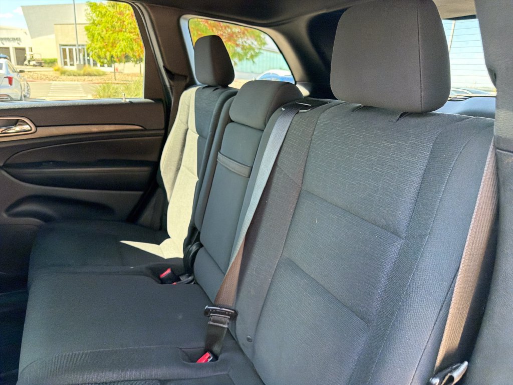 Used 2015 Jeep Grand Cherokee Laredo w/ Quick Order Package 23E RWD image 31