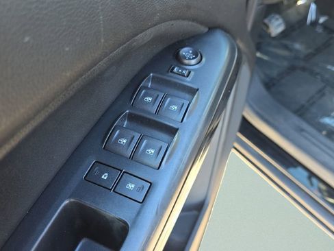 Used 2015 GMC Canyon SLT w/ Driver Alert Package image 24