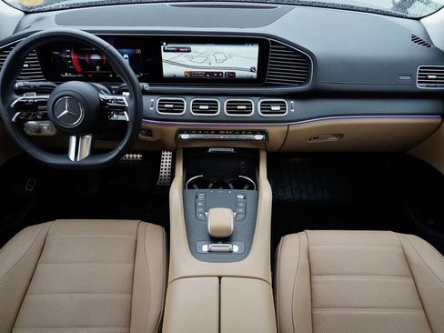 Used 2024 Mercedes-Benz GLS 450 4MATIC image 9