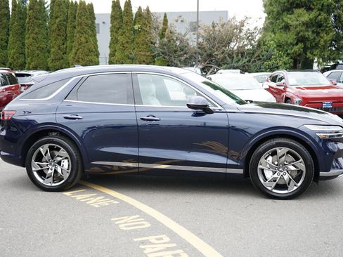 Used 2025 Genesis Electrified GV70 Advanced w/ Prestige Package image 4