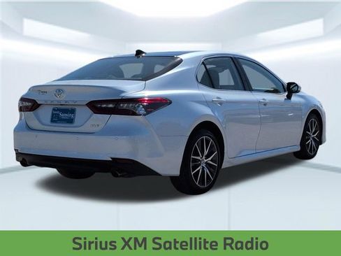 Used 2024 Toyota Camry XLE w/ Navigation Package FWD image 5