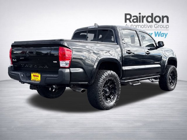 Used 2017 Toyota Tacoma SR5 w/ Tow Package AWD/4WD image 7