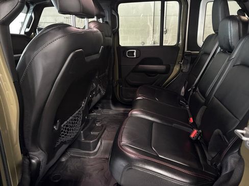 Used 2025 Jeep Wrangler Unlimited Rubicon AWD/4WD image 17