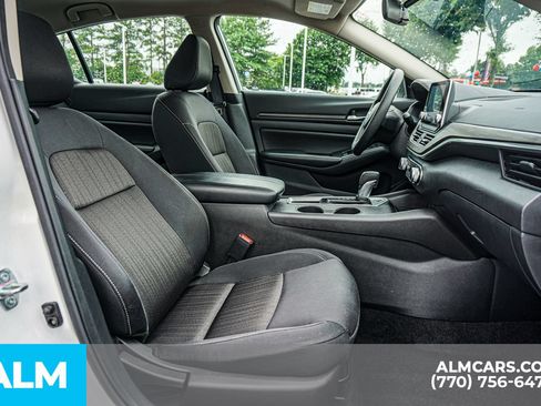 Used 2025 Nissan Altima 2.5 SV FWD image 22