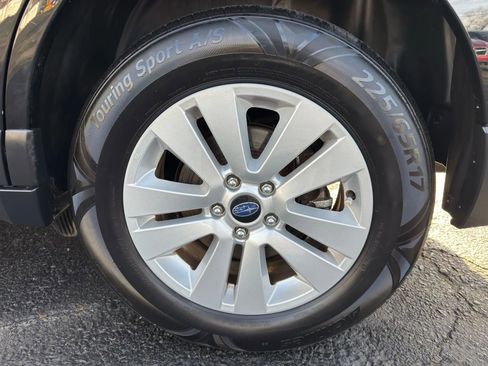 Used 2018 Subaru Outback 2.5i Premium image 11