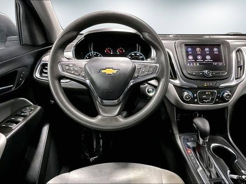 Used 2023 Chevrolet Equinox LS image 9