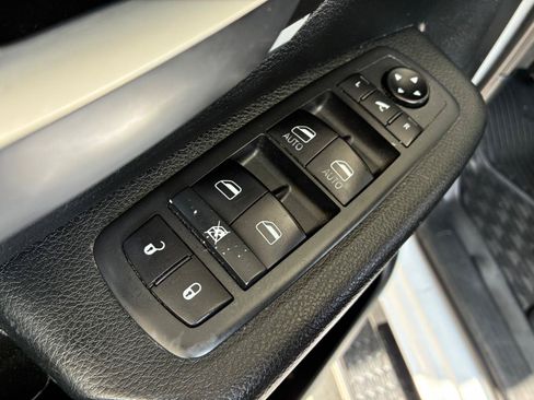 Used 2021 RAM 1500 Lone Star AWD/4WD image 9