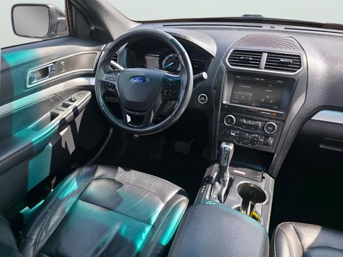 Used 2016 Ford Explorer XLT w/ Equipment Group 202A image 20