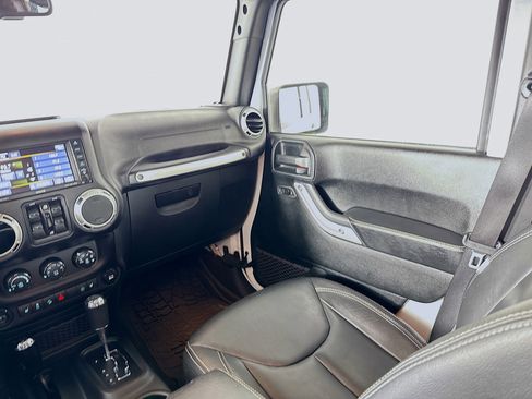 Used 2017 Jeep Wrangler Unlimited Rubicon image 26