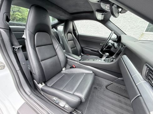Used 2017 Porsche 911 Carrera 4 AWD/4WD image 44