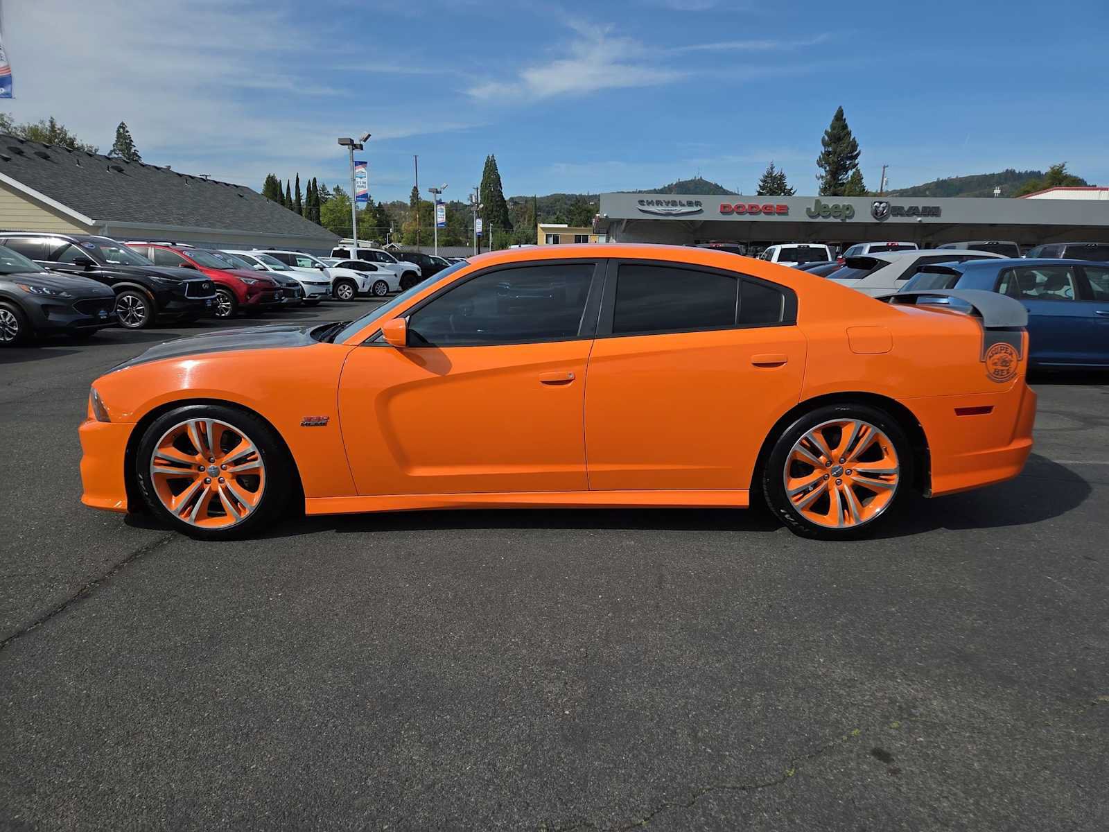 Used 2014 Dodge Charger SRT8 Super Bee w/ Convenience Group II RWD image 11