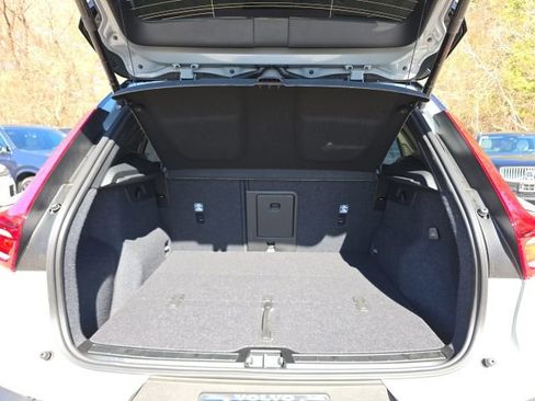 New 2026 Volvo XC40 B5 Ultra w/ Climate Package AWD/4WD image 17