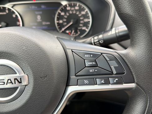 Used 2022 Nissan Altima 2.5 SV FWD image 18