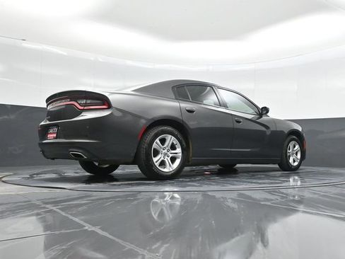 Used 2019 Dodge Charger SXT image 35