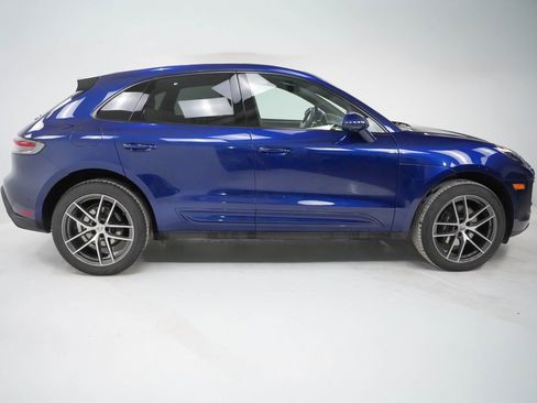 Certified 2022 Porsche Macan image 9