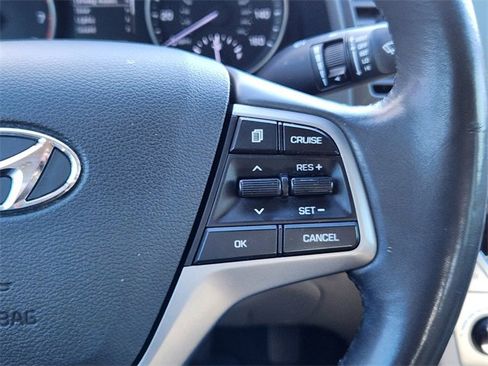 Used 2017 Hyundai Elantra SE w/ SE A/T Tech Package 03 image 18