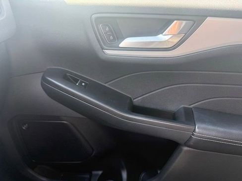 Used 2023 Ford Escape Platinum w/ Premium Technology Package AWD/4WD image 18