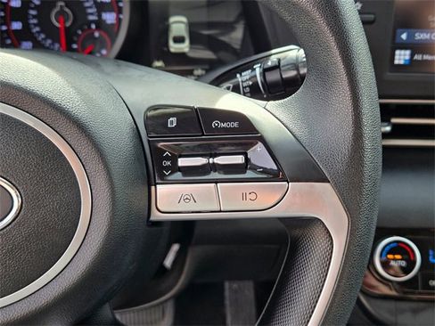 Used 2021 Hyundai Elantra SEL image 28