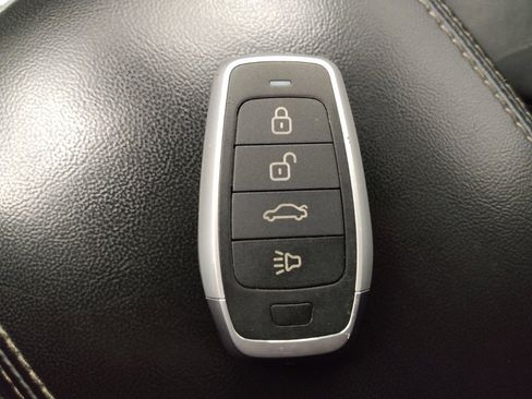 Used 2016 Jeep Grand Cherokee Limited w/ Luxury Group II AWD/4WD image 32