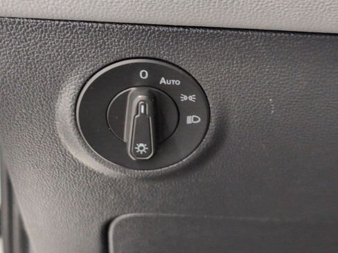 Used 2022 Volkswagen Taos SE AWD/4WD image 11