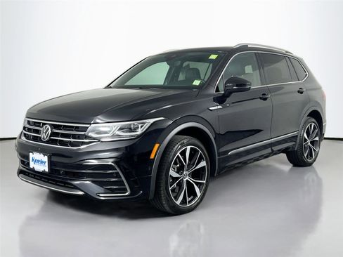 Used 2024 Volkswagen Tiguan SEL R-Line image 2