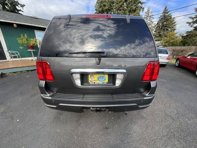 Used 2004 Lincoln Navigator Luxury AWD/4WD image 5